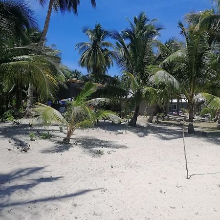 Anajawan Island Beachfront Resort General Luna  Buitenkant foto